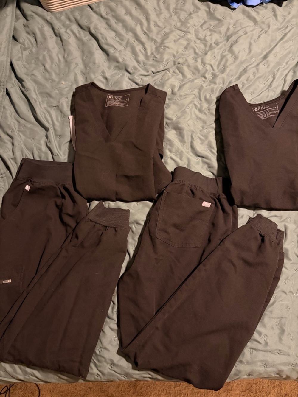 Figs Women's Black V-Neck Top & Jogger Pants Set